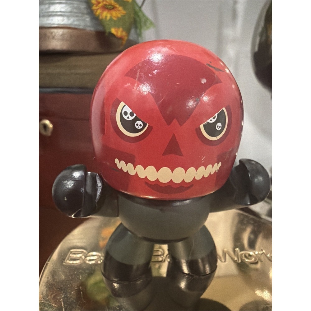 Hasbro Red Skull Mini Muggs 2011 13251